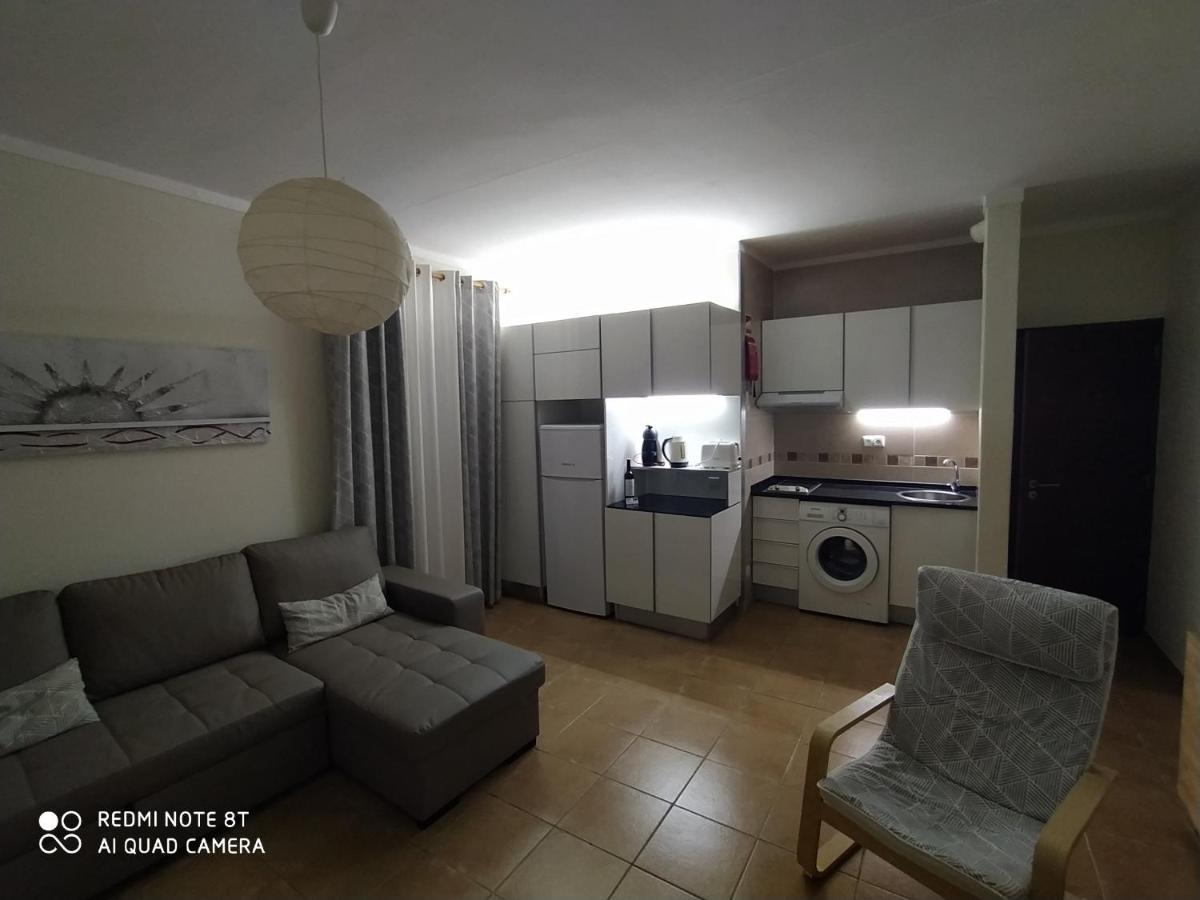 Sea View Apartment Портиман Екстериор снимка